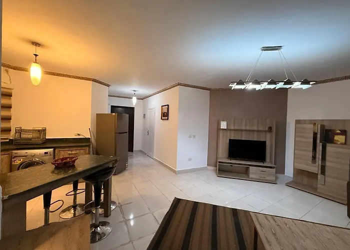 Regency Pool View Apartment *